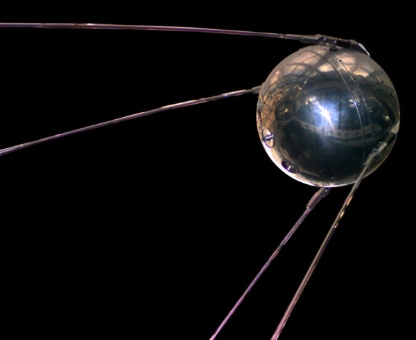 Réplica del Sputnik 1 en el Museo Nacional del Aire y el Espacio de Estados Unidos